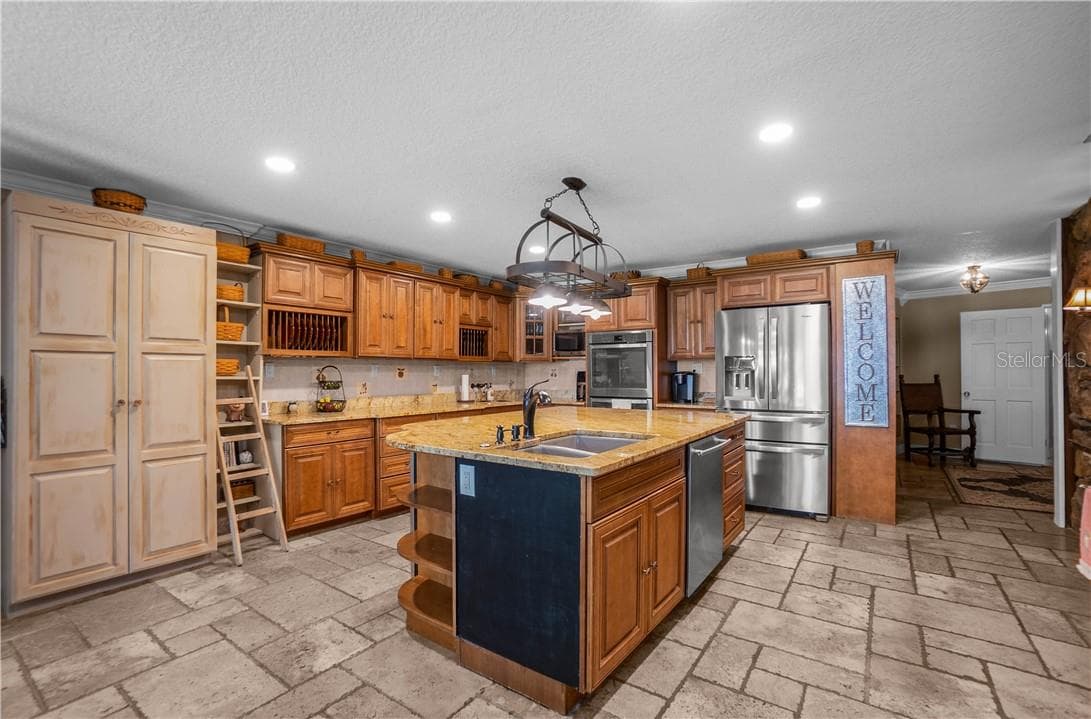 Single Family Residence at 85 S Hunting Lodge DR, INVERNESS FL 34453, photo 17 of 86