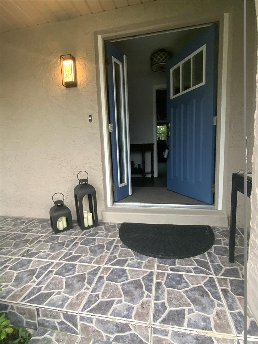 fabulous wide opening front door - 2228 KING CHARLES CT, WINTER PARK