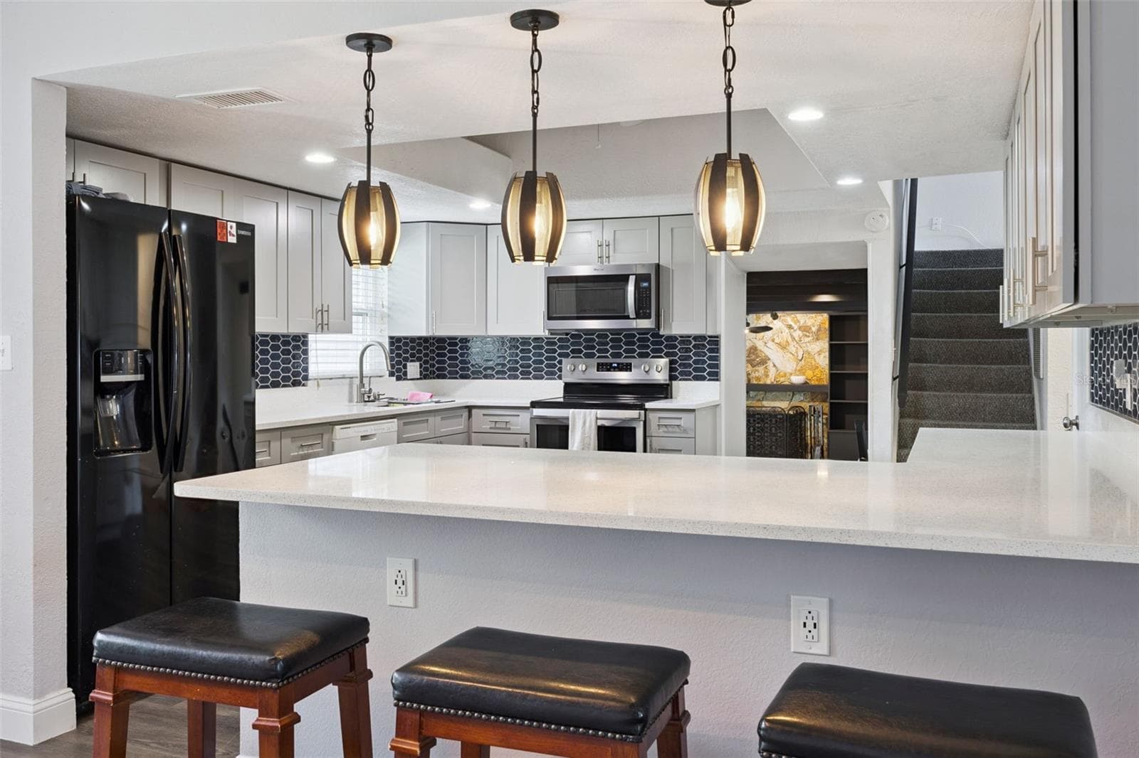 breakfast bar - 2228 KING CHARLES CT, WINTER PARK
