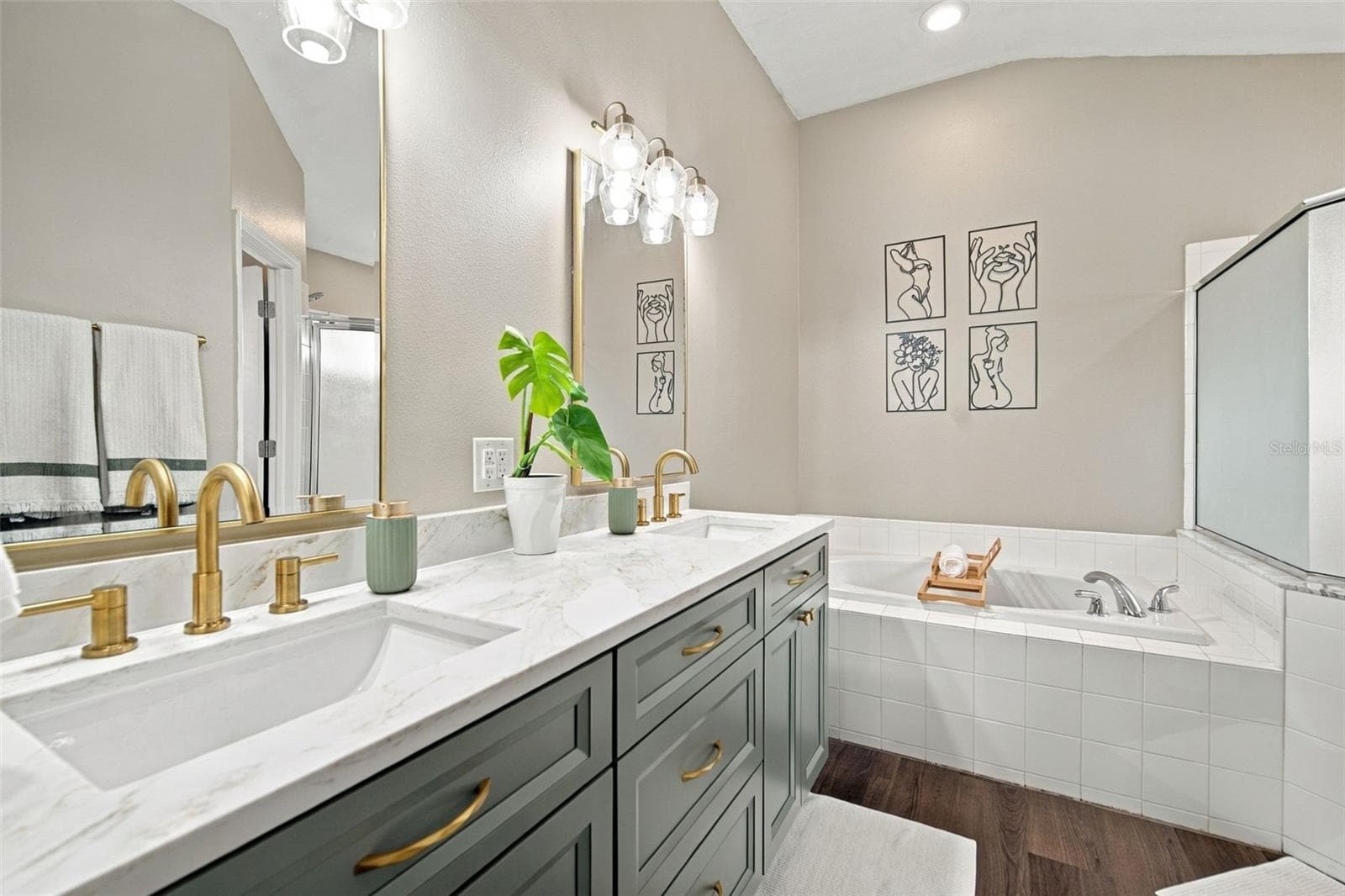 Single Family Residence at 8335 CANTERBURY LAKE BLVD, TAMPA, photo 5 of 70
