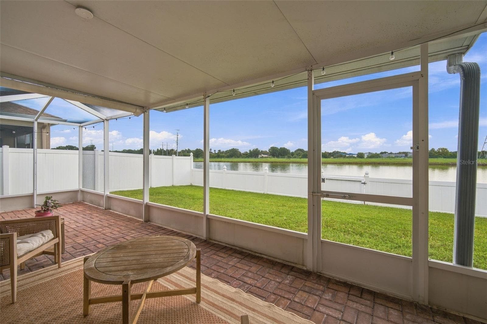 Single Family Residence at 8335 CANTERBURY LAKE BLVD, TAMPA, photo 6 of 70