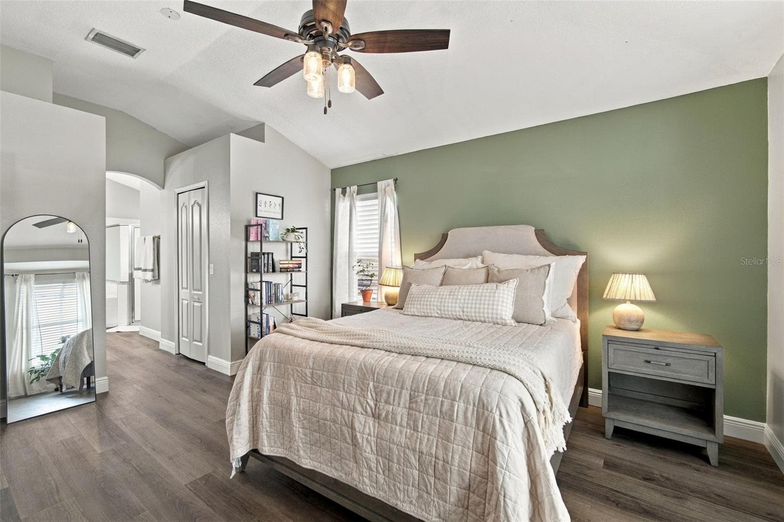 Single Family Residence at 8335 CANTERBURY LAKE BLVD, TAMPA, photo 12 of 70