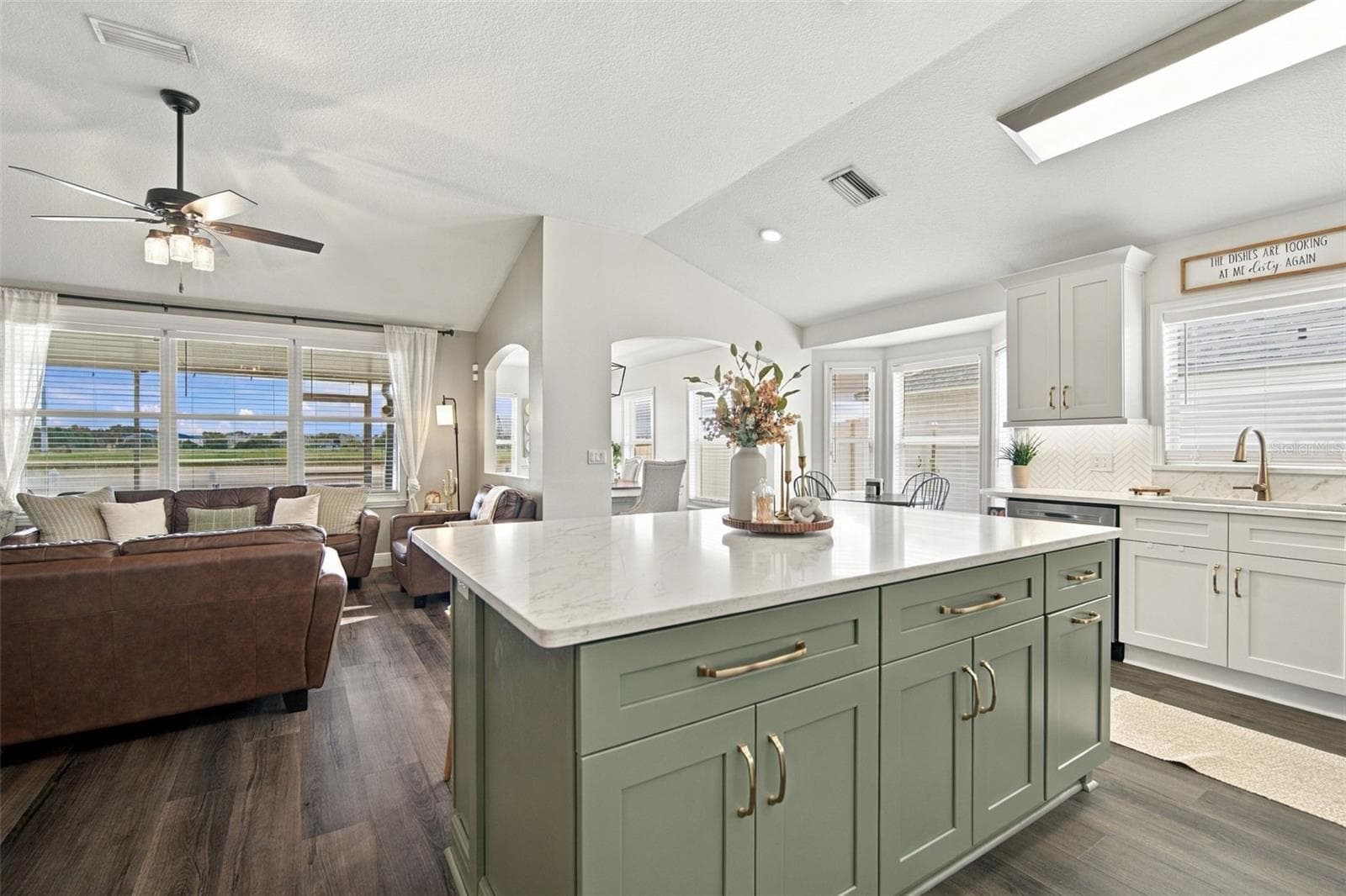 Single Family Residence at 8335 CANTERBURY LAKE BLVD, TAMPA, photo 36 of 70