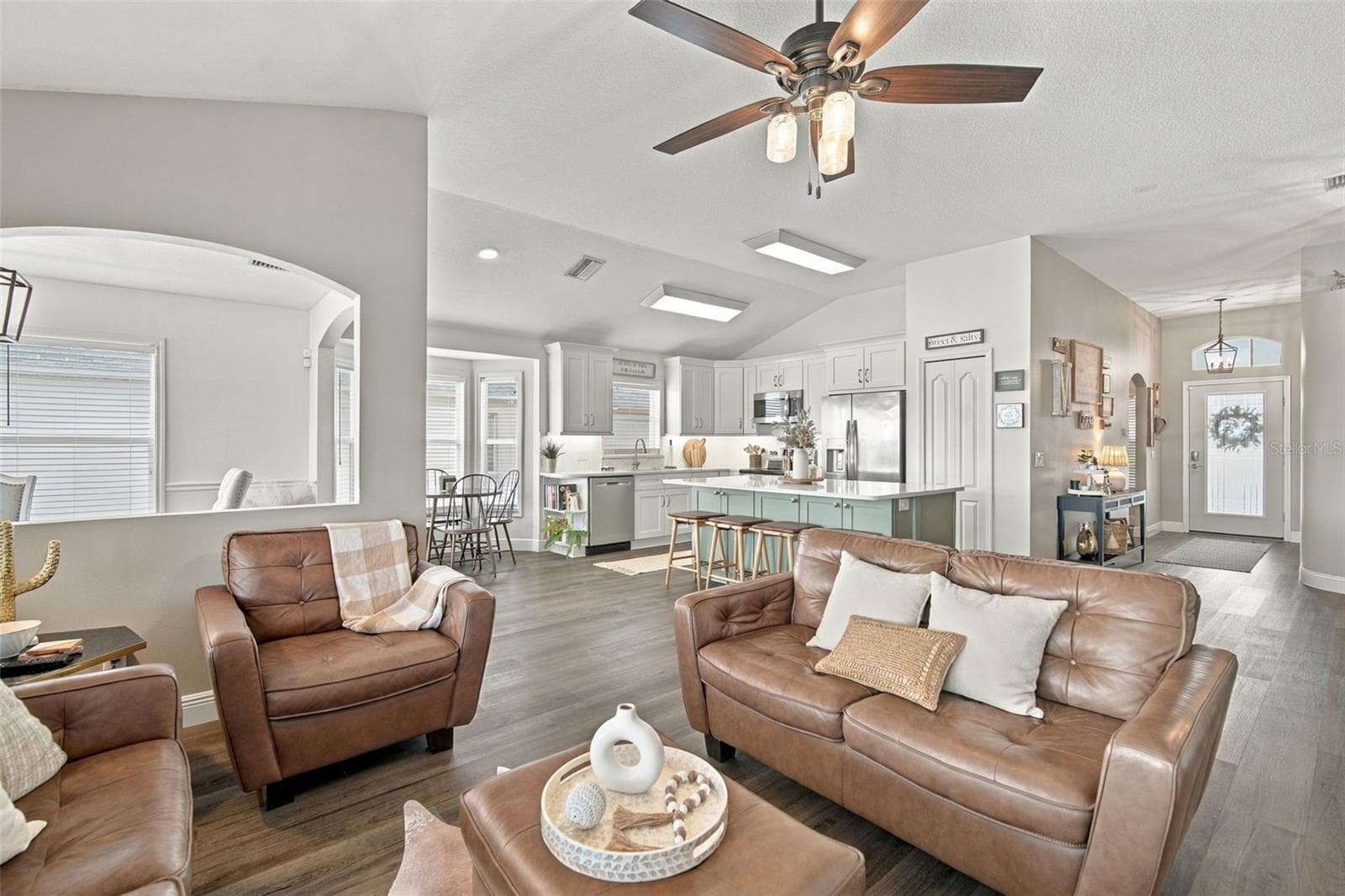 Single Family Residence at 8335 CANTERBURY LAKE BLVD, TAMPA, photo 39 of 70