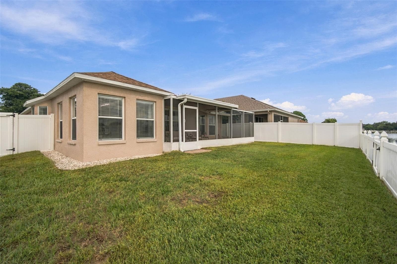 Single Family Residence at 8335 CANTERBURY LAKE BLVD, TAMPA, photo 51 of 70