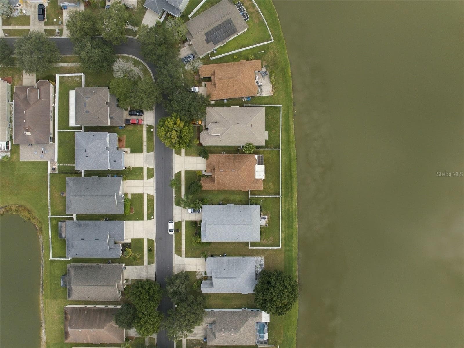 Single Family Residence at 8335 CANTERBURY LAKE BLVD, TAMPA, photo 60 of 70