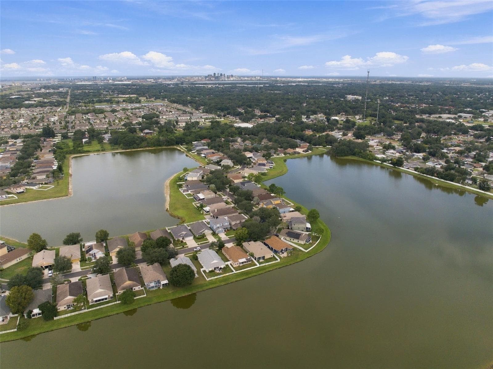 Single Family Residence at 8335 CANTERBURY LAKE BLVD, TAMPA, photo 62 of 70