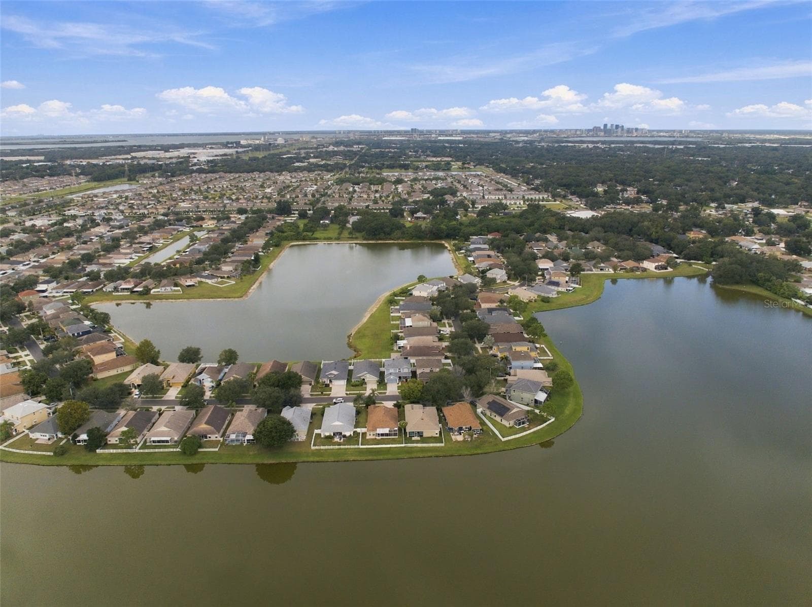 Single Family Residence at 8335 CANTERBURY LAKE BLVD, TAMPA, photo 63 of 70
