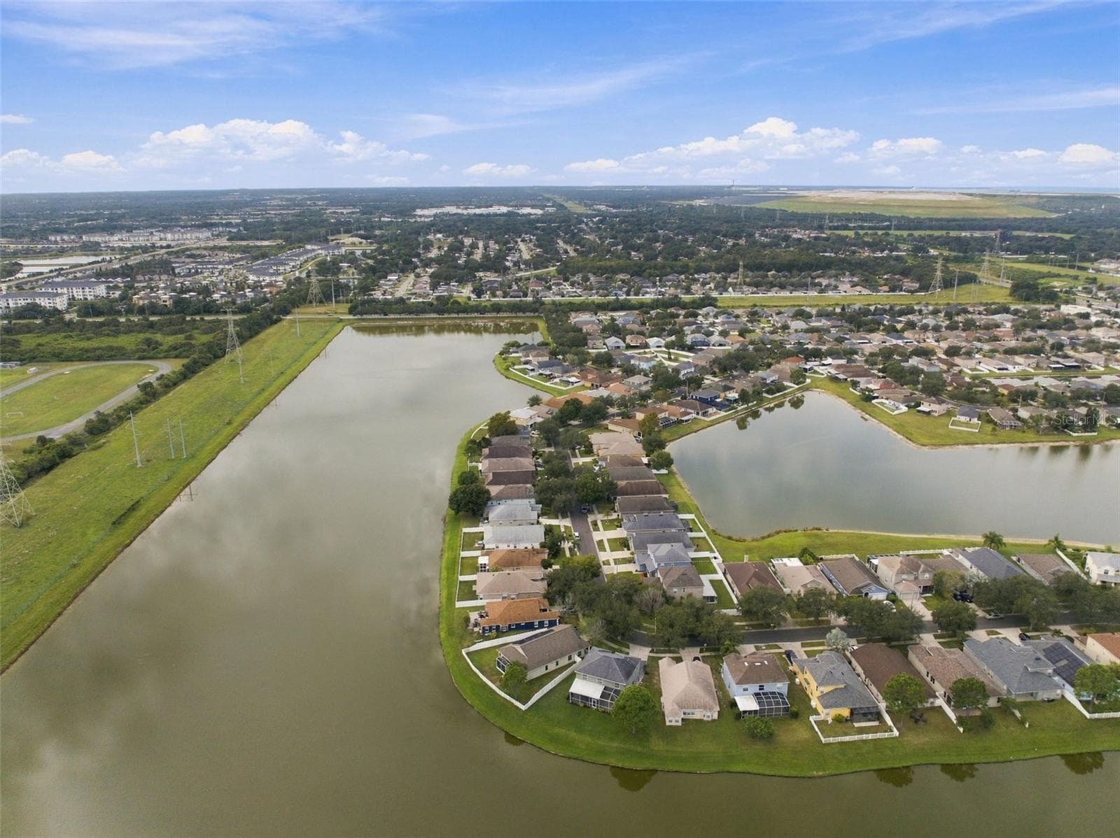 Single Family Residence at 8335 CANTERBURY LAKE BLVD, TAMPA, photo 65 of 70
