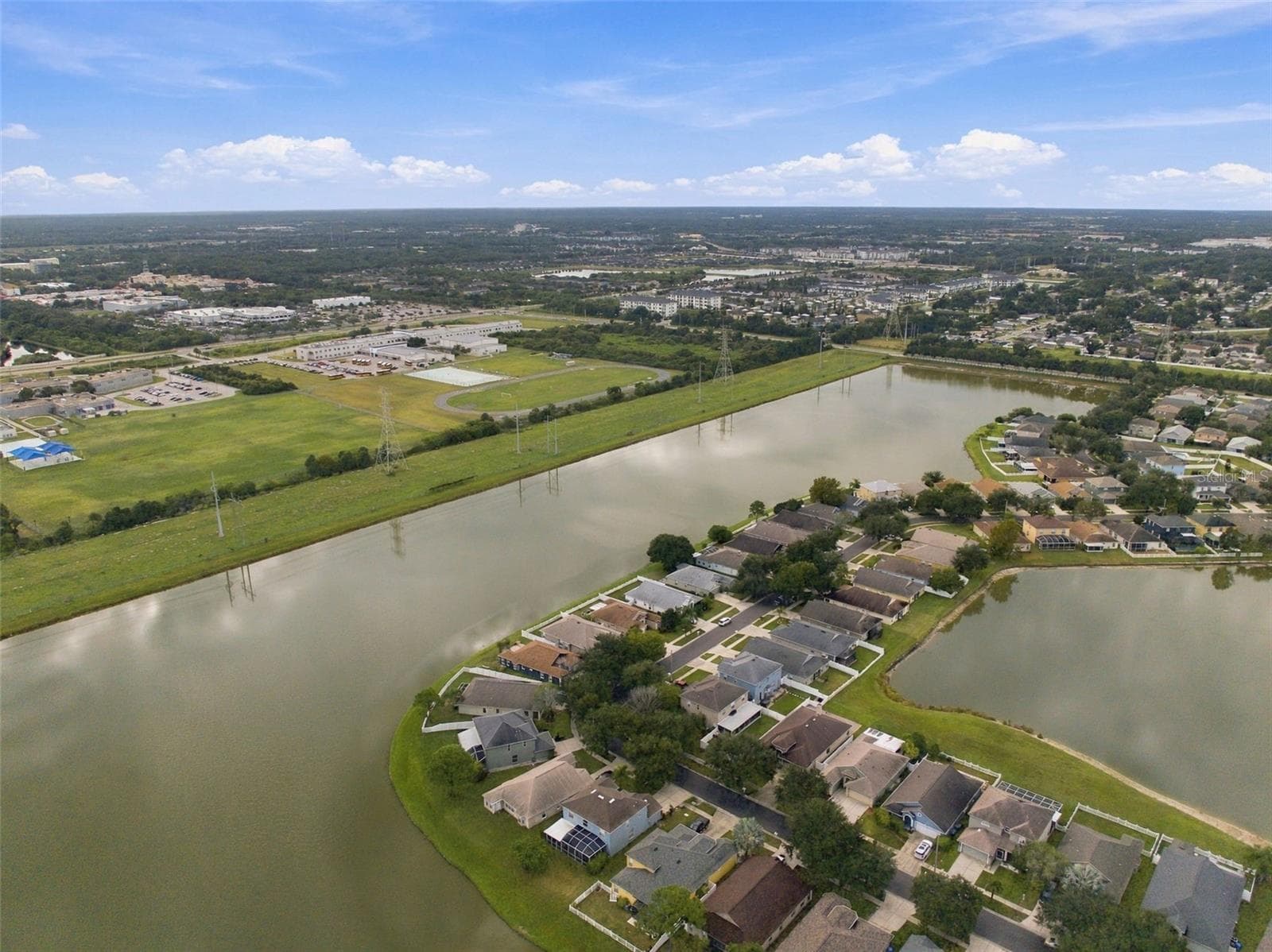 Single Family Residence at 8335 CANTERBURY LAKE BLVD, TAMPA, photo 66 of 70