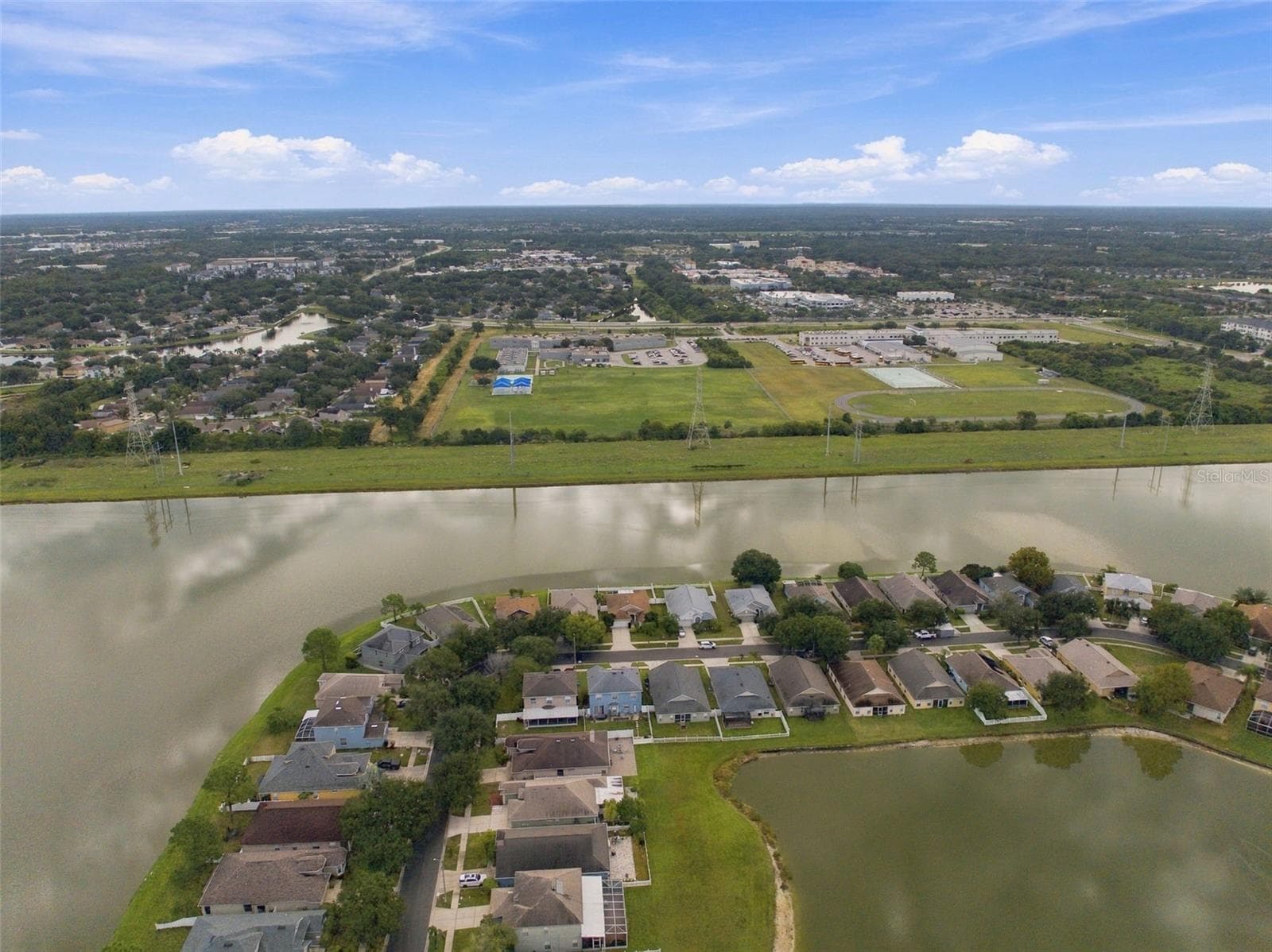 Single Family Residence at 8335 CANTERBURY LAKE BLVD, TAMPA, photo 67 of 70