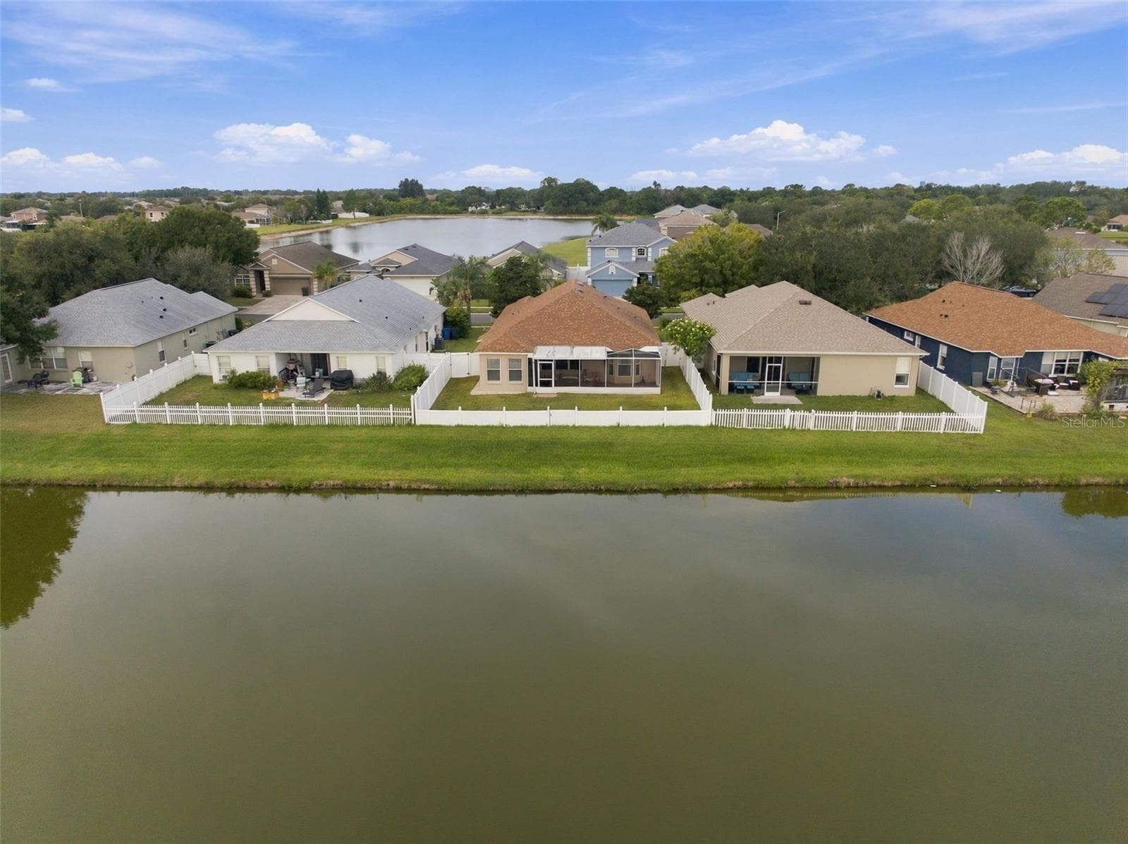 Single Family Residence at 8335 CANTERBURY LAKE BLVD, TAMPA, photo 68 of 70