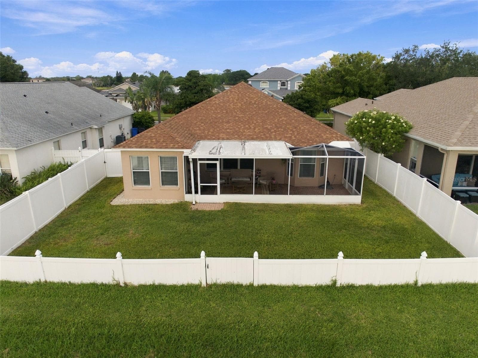 Single Family Residence at 8335 CANTERBURY LAKE BLVD, TAMPA, photo 69 of 70
