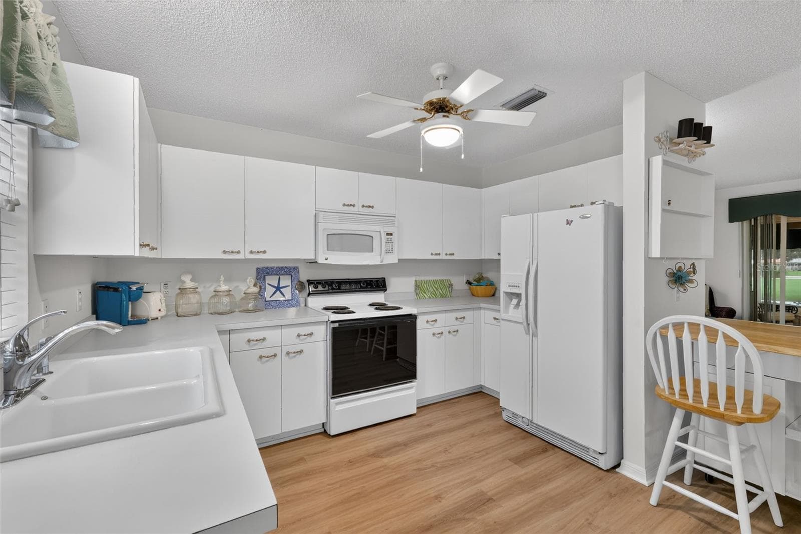 Single Family Residence at 1436 W SCHWARTZ BLVD, LADY LAKE, photo 6 of 24