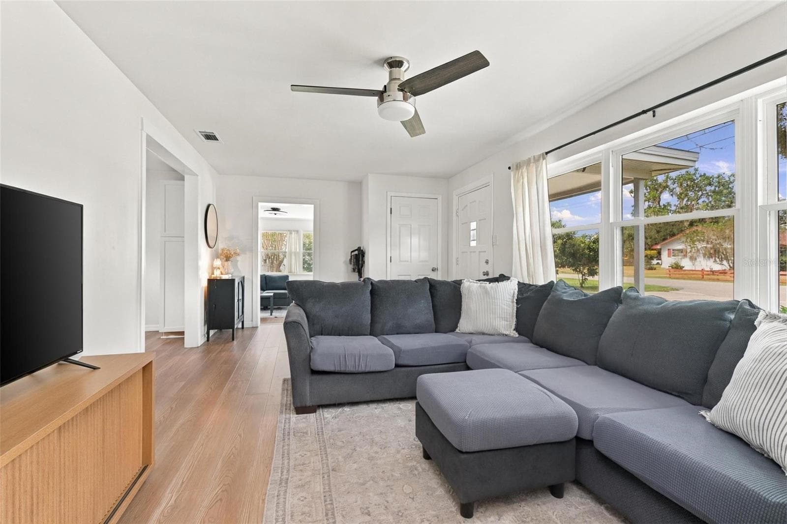 Single Family Residence at 82 MELODIE LN, DELAND, photo 4 of 33
