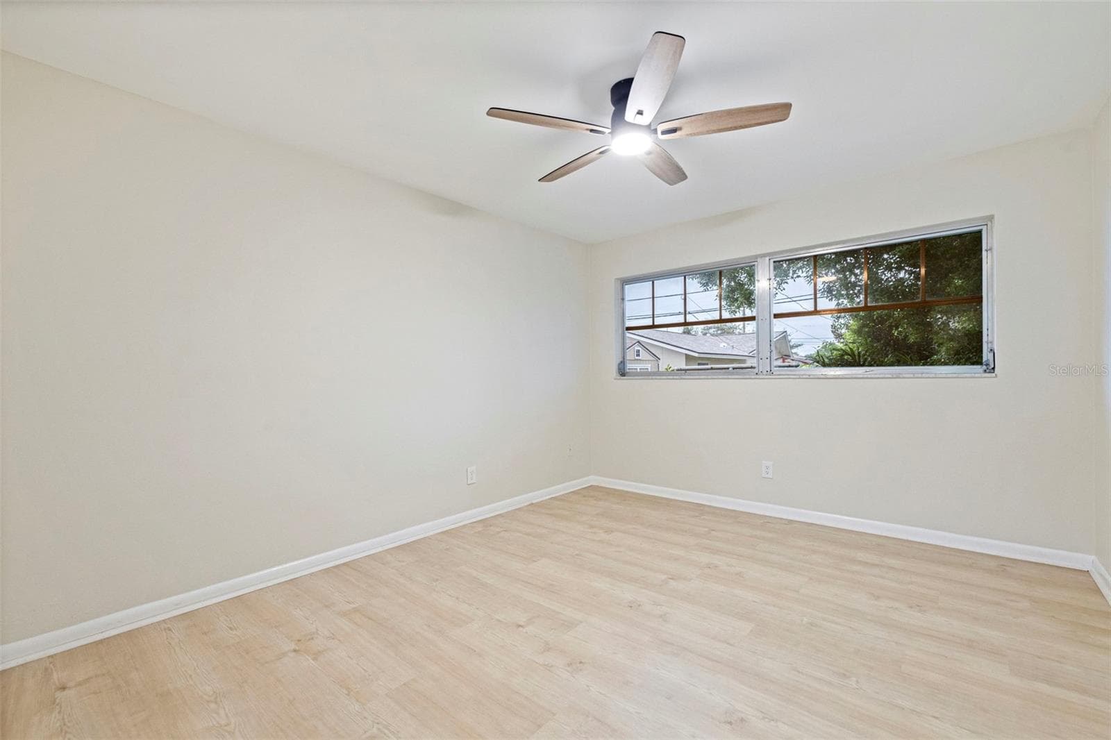 Single Family Residence at 1011 MACRAE AVE, CLEARWATER, photo 28 of 35