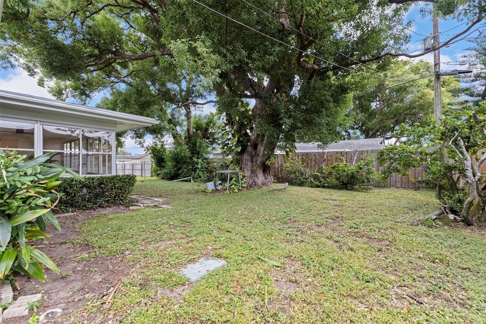 Single Family Residence at 1011 MACRAE AVE, CLEARWATER, photo 32 of 35