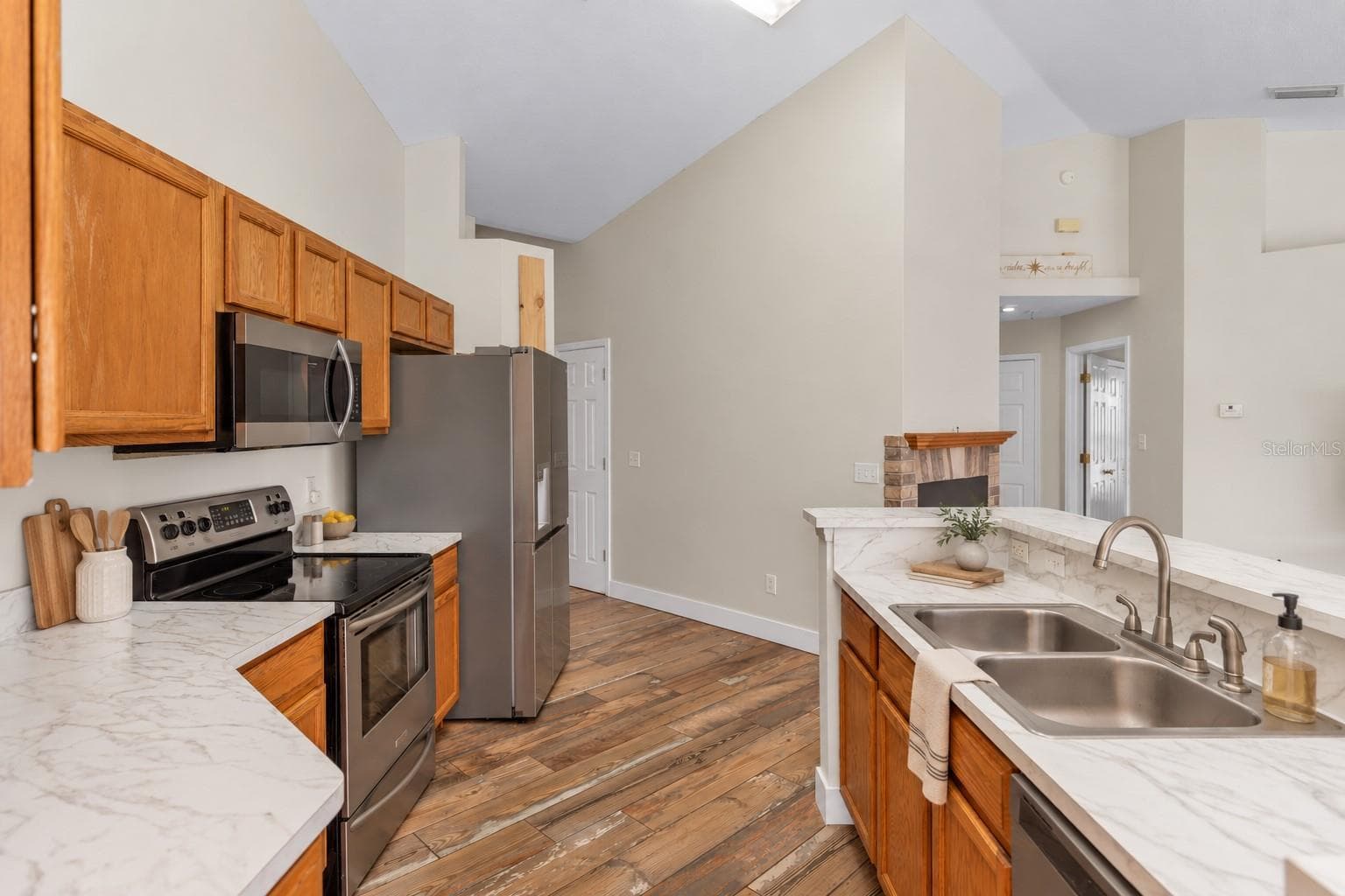 Single Family Residence at 1005 WHISPRING CREEK WAY, OSTEEN, photo 3 of 38