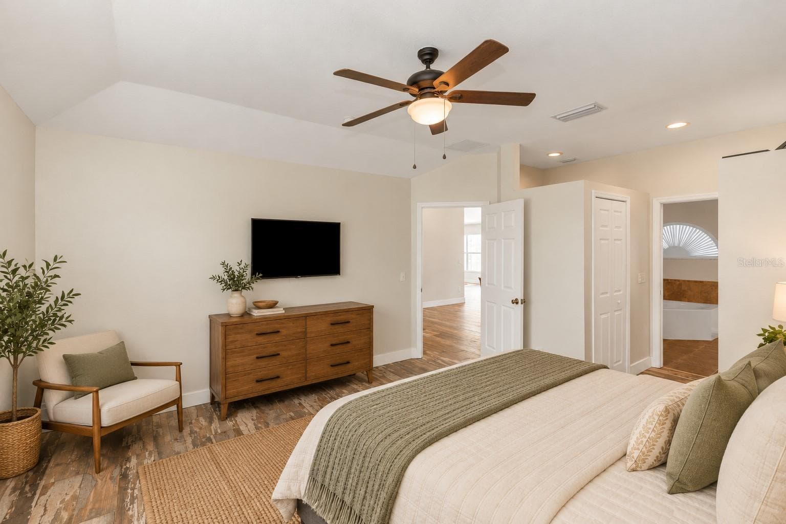 Single Family Residence at 1005 WHISPRING CREEK WAY, OSTEEN, photo 11 of 38