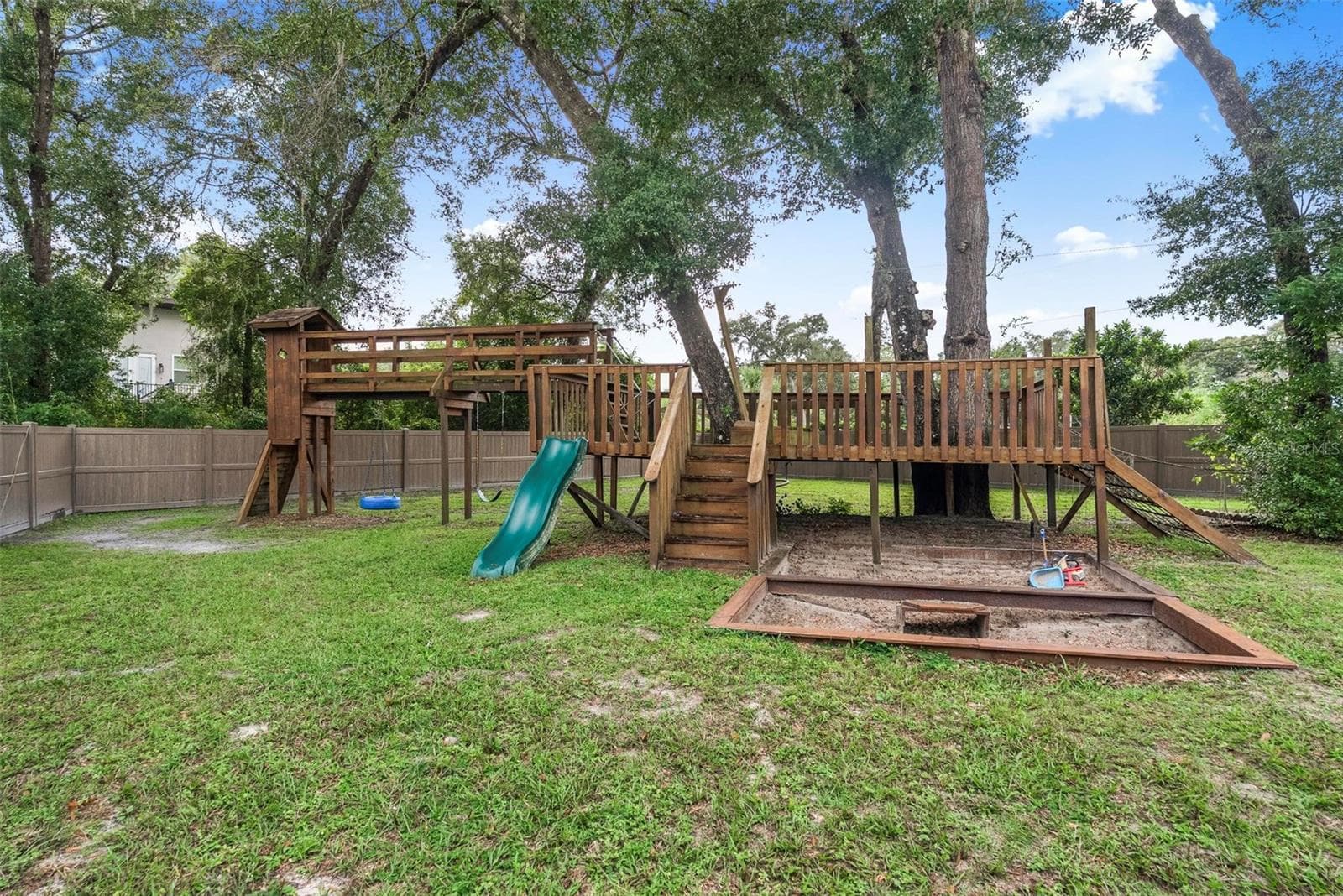 Single Family Residence at 2150 W DALE CIR, DELAND, photo 87 of 100