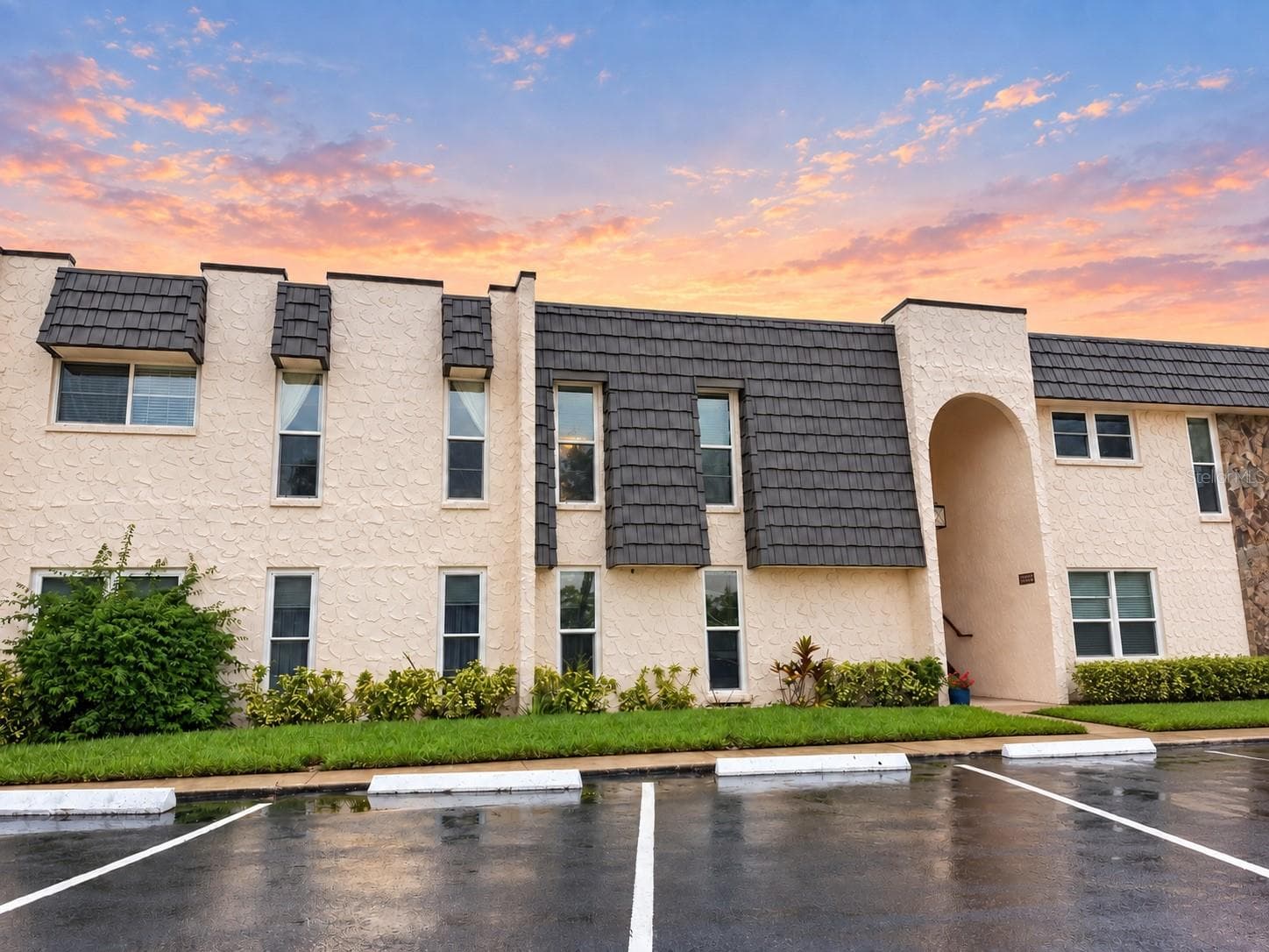 Condominium at 211 FERNWOOD CIR #211, SEMINOLE, photo 3 of 39