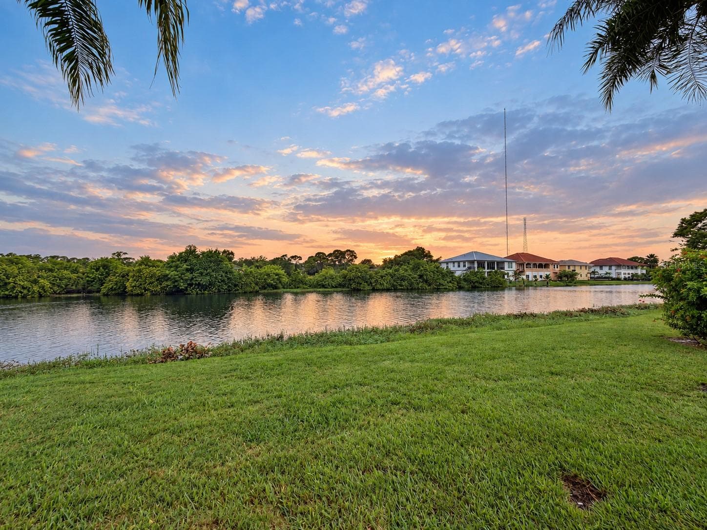 211 FERNWOOD CIR #211