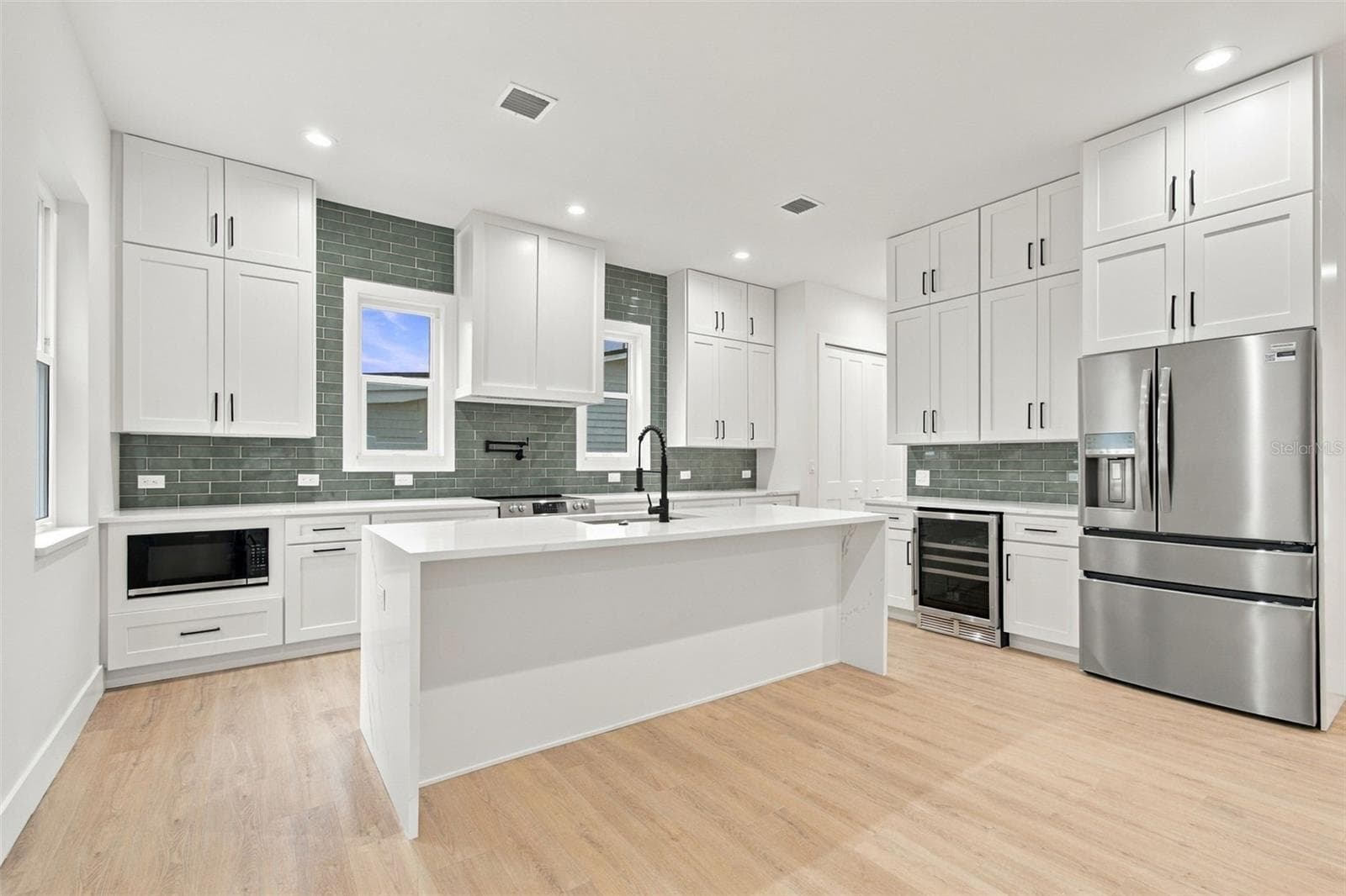 Single Family Residence at 5620 3RD AVE N, ST PETERSBURG, photo 10 of 97
