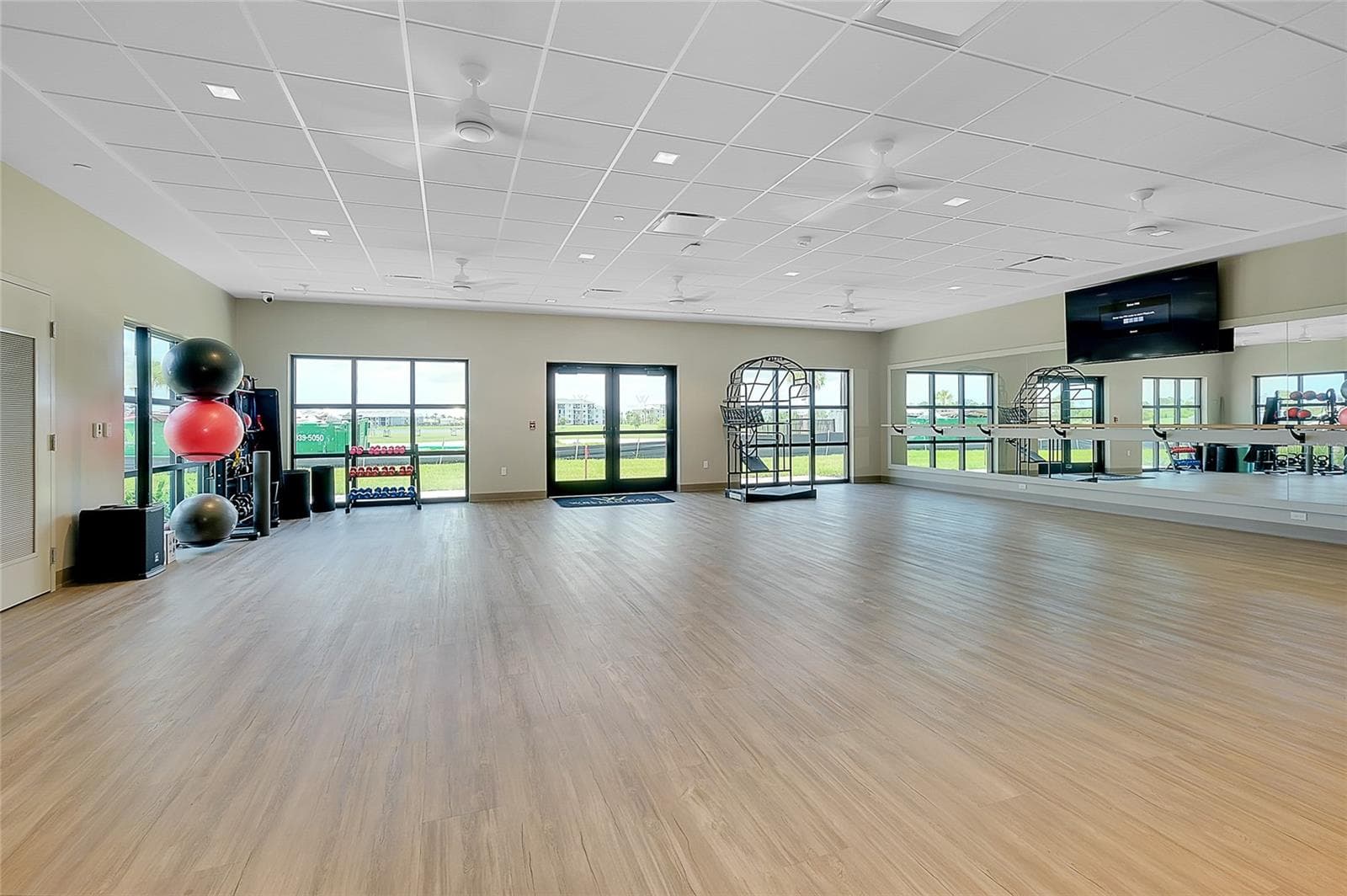 Group exercise class room. - 12390 WELLEN GOLF ST #101, VENICE