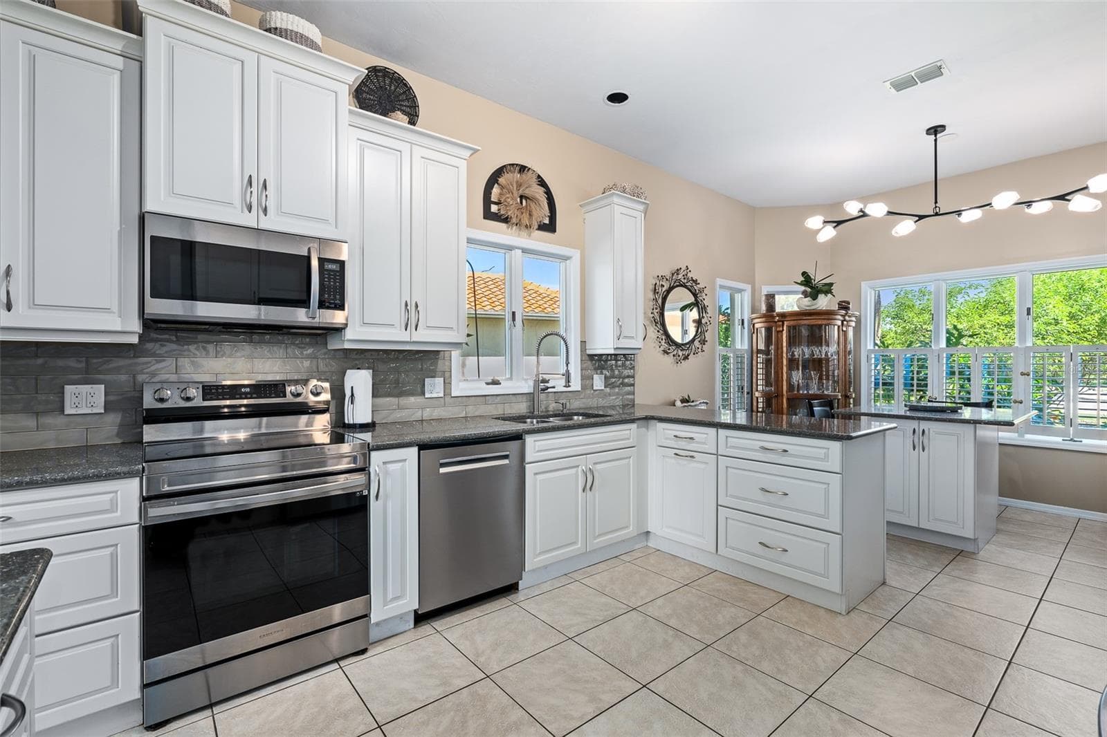 Kitchen - 410 LONG COVE CT, ORMOND BEACH