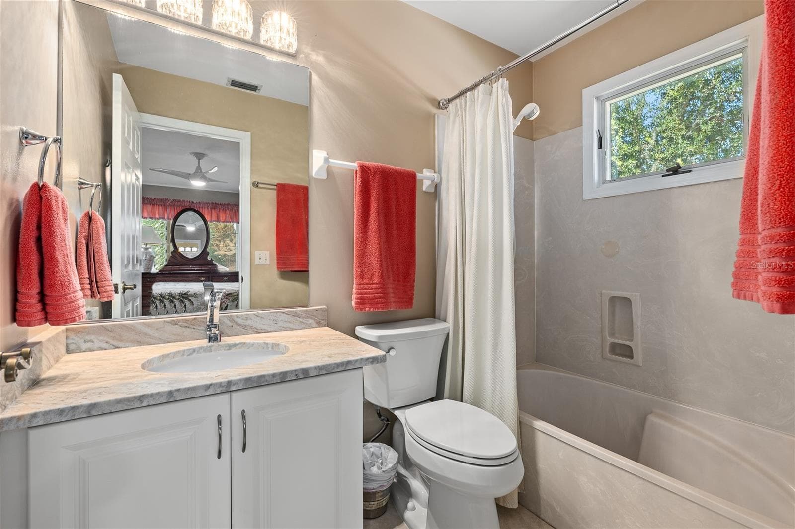 Guest Suite - 410 LONG COVE CT, ORMOND BEACH