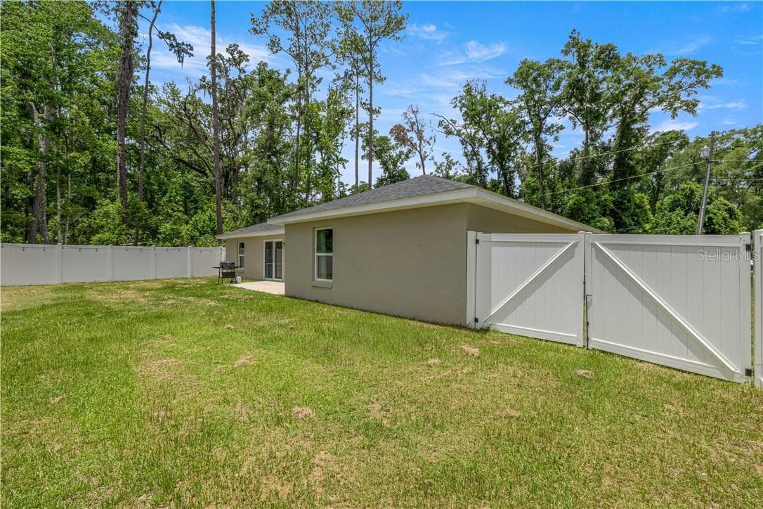 Double Gate-Perfect for toys or Boat storage - 6962 SE 124th ST, BELLEVIEW FL 34420