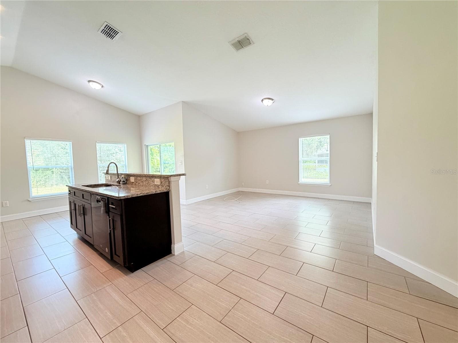 Single Family Residence at 3124 N COVINGTON DR, DELTONA, photo 6 of 23