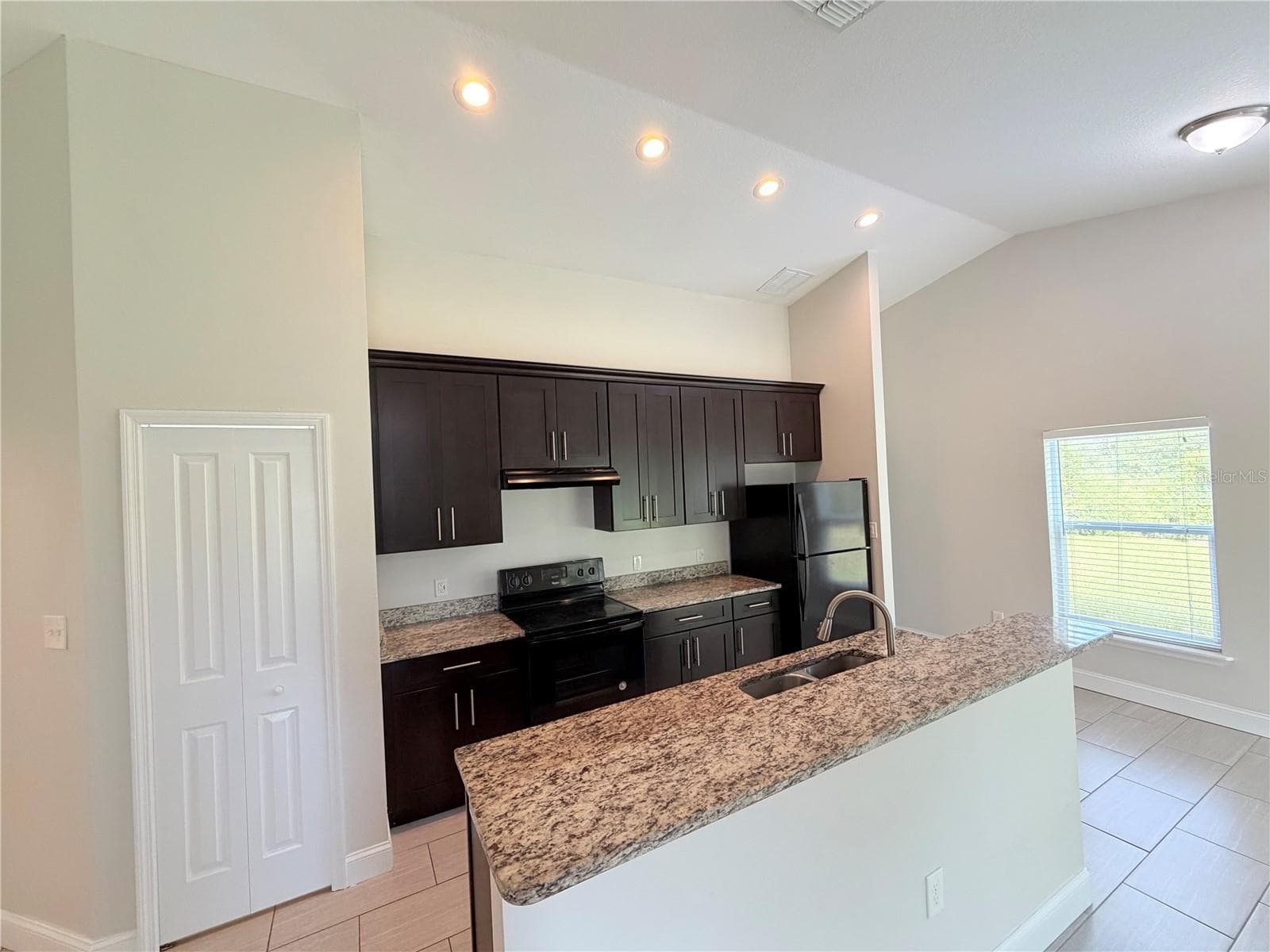 Single Family Residence at 3124 N COVINGTON DR, DELTONA, photo 7 of 23