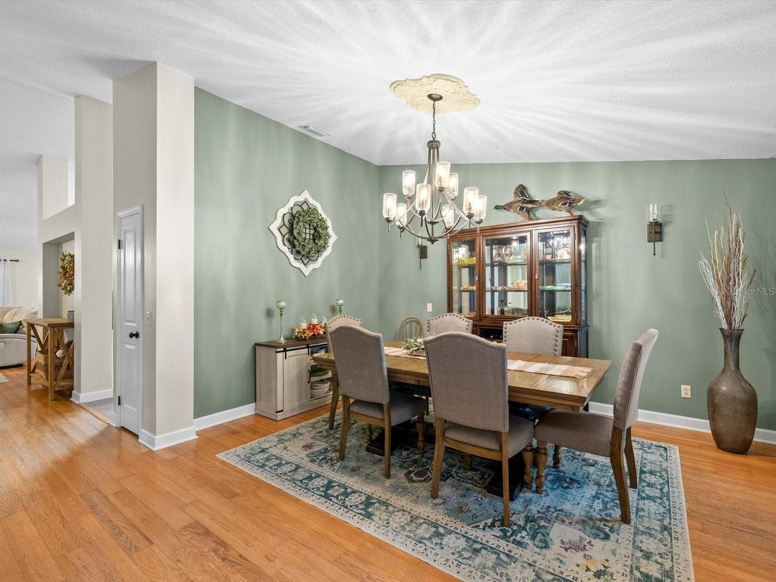 Single Family Residence at 5416 WINDBRUSH DR, TAMPA, photo 6 of 63