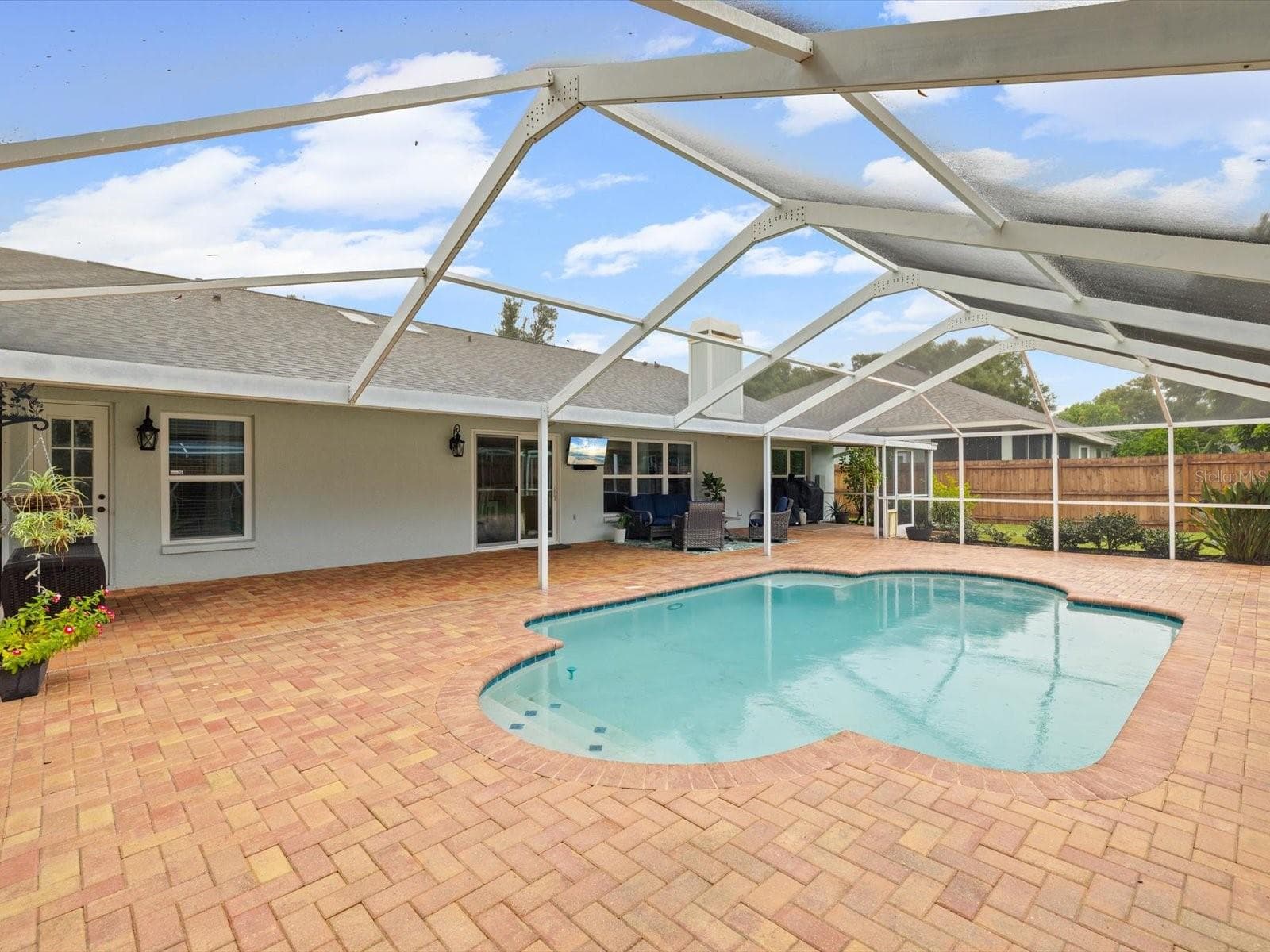 Single Family Residence at 5416 WINDBRUSH DR, TAMPA, photo 7 of 63