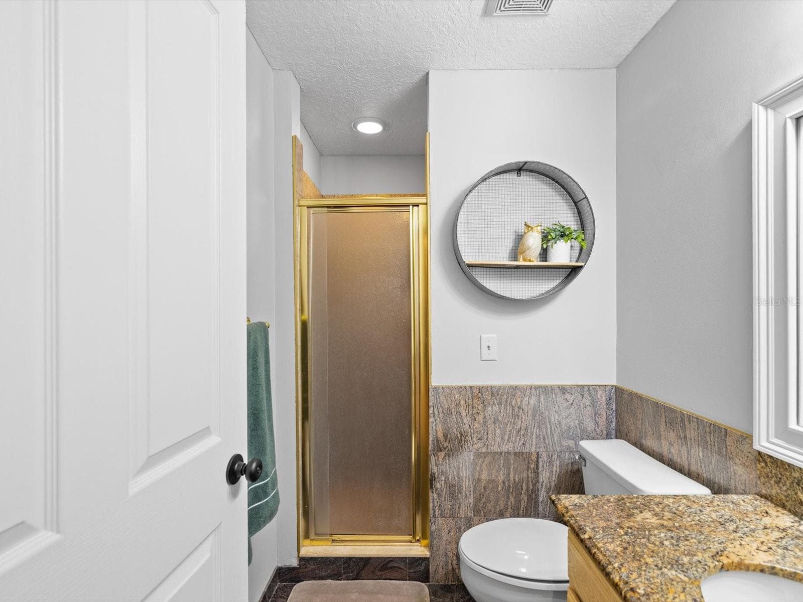 Single Family Residence at 5416 WINDBRUSH DR, TAMPA, photo 18 of 63