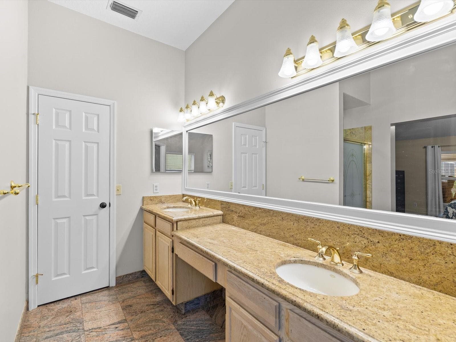 Single Family Residence at 5416 WINDBRUSH DR, TAMPA, photo 21 of 63