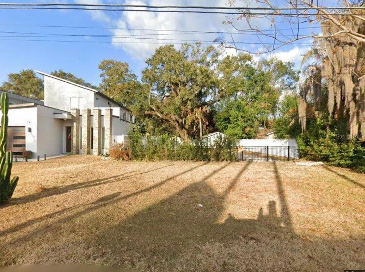 1510 CLOVERLAWN AVE