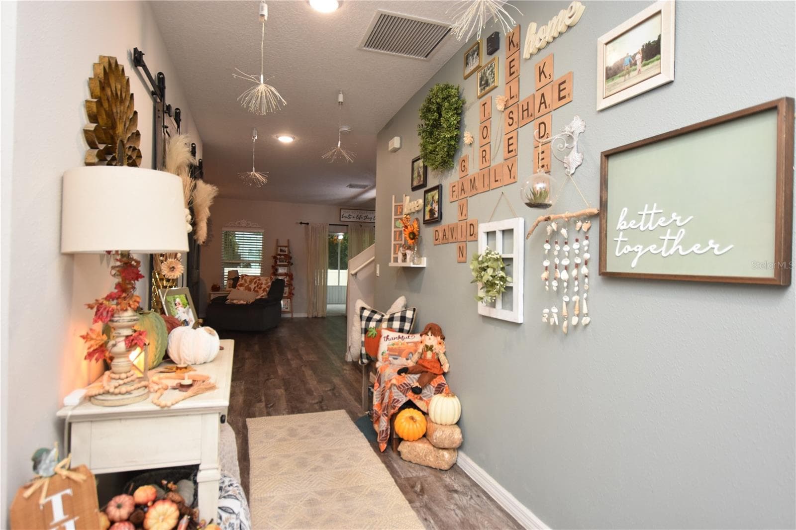 Single Family Residence at 5685 ARLINGTON RIVER DR, LAKELAND, photo 5 of 65