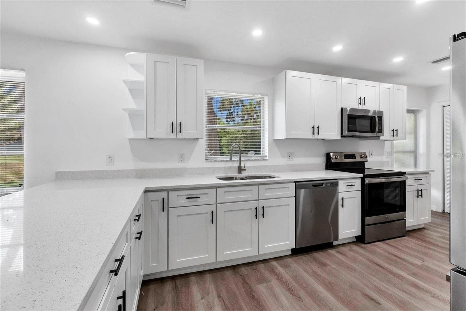 Villa at 321 DANTE DR #321, NOKOMIS, photo 2 of 15