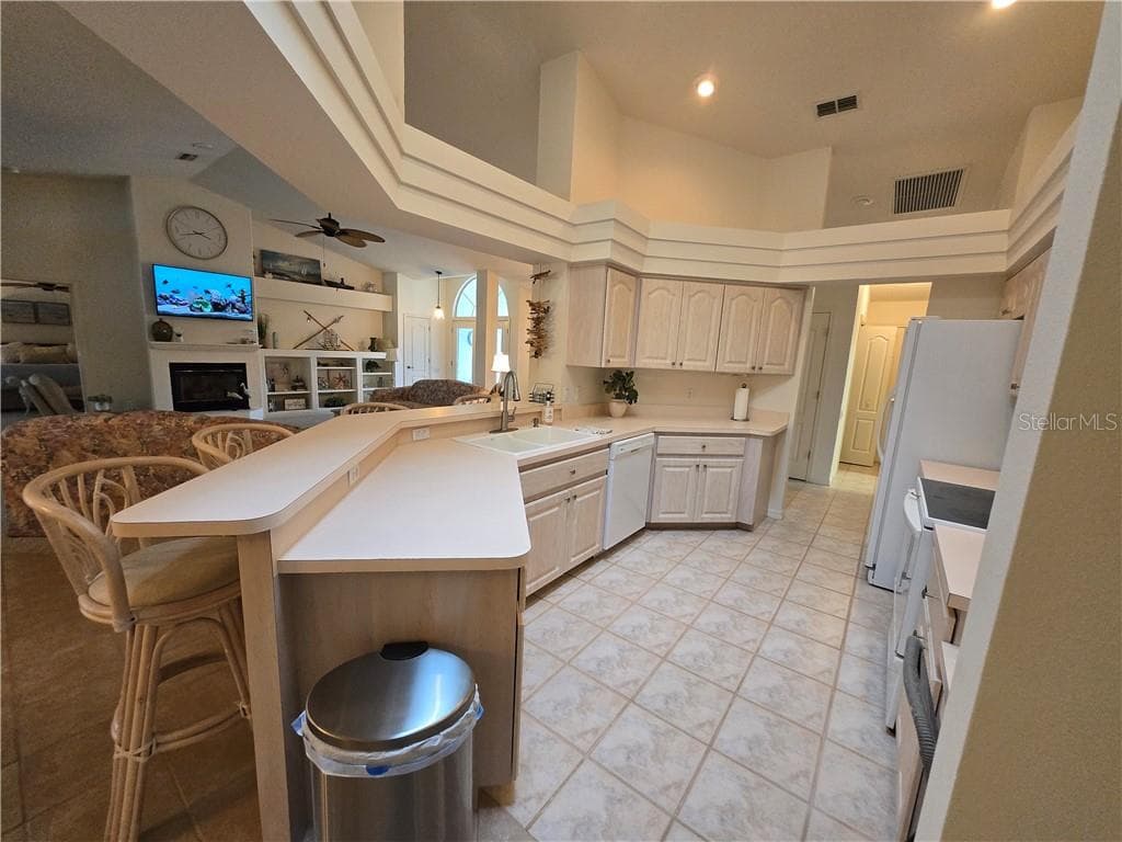 Single Family Residence at 782 E Keller CT, HERNANDO FL 34442, photo 11 of 27