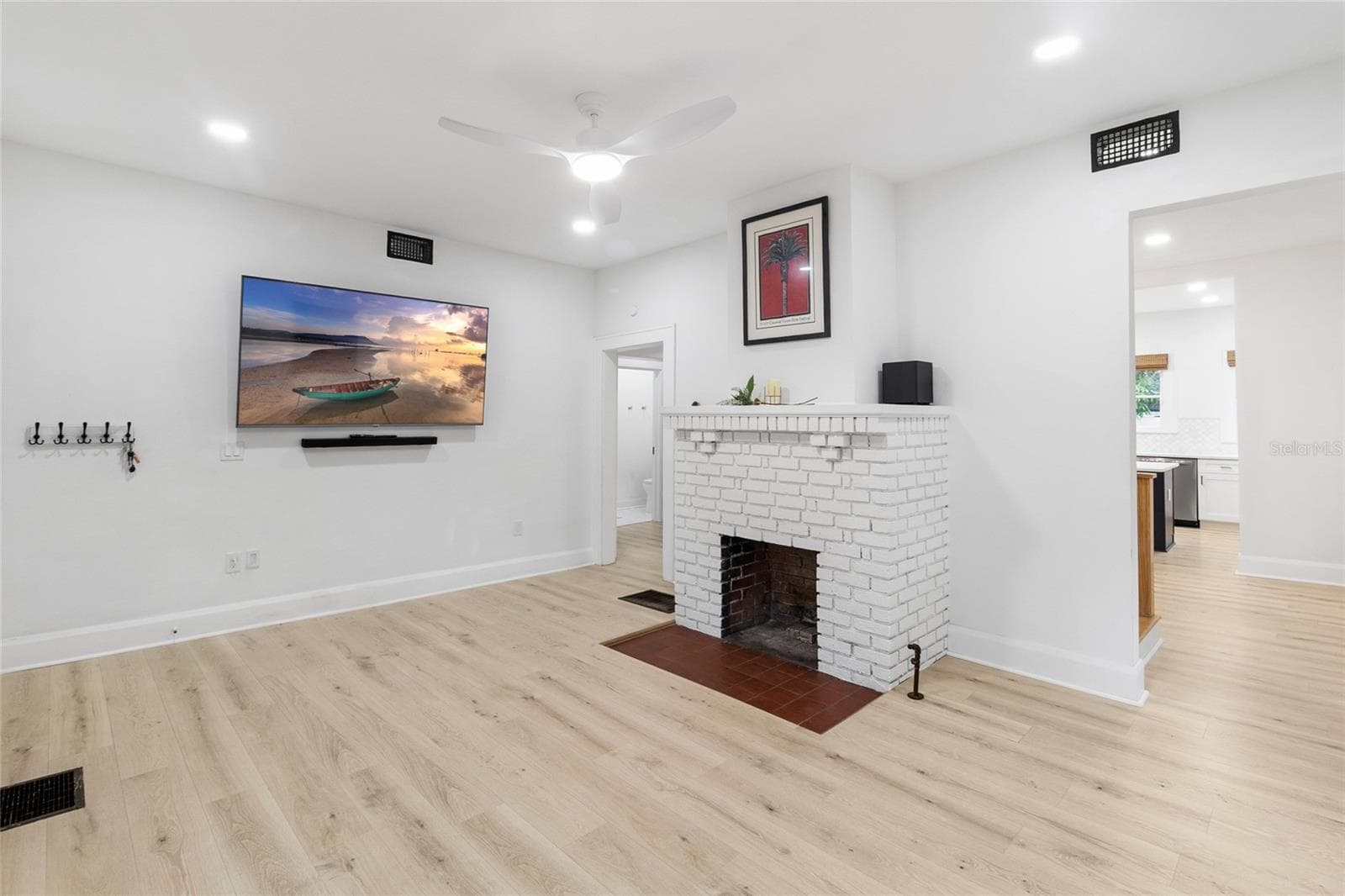 Wood buring Fireplace! - 2243 HIGHLAND ST S, ST PETERSBURG