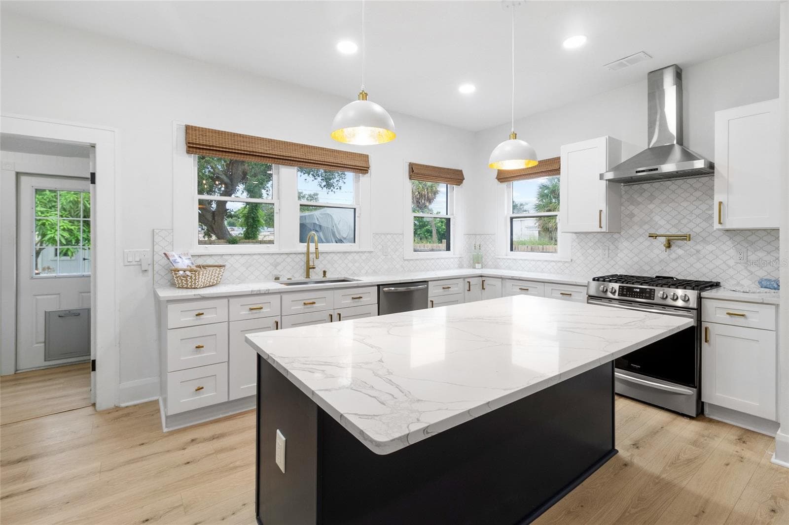 Chefs dream! - 2243 HIGHLAND ST S, ST PETERSBURG