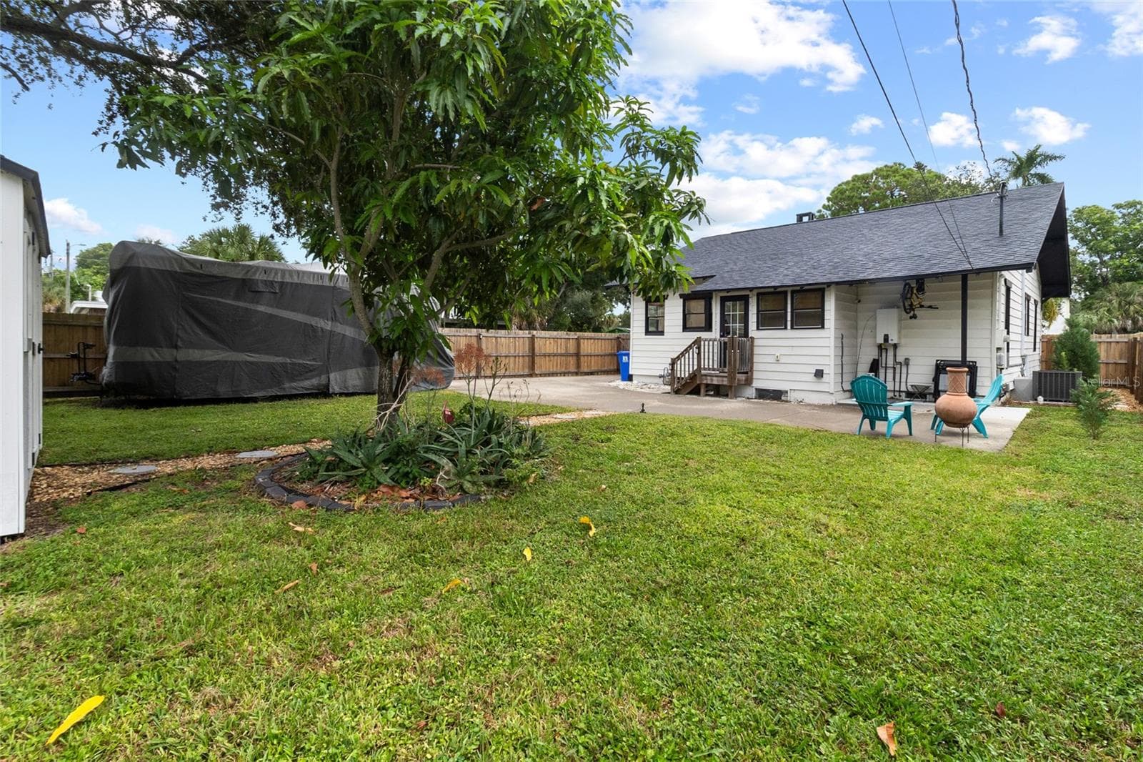 Spacious backyard! Room to entertain! - 2243 HIGHLAND ST S, ST PETERSBURG