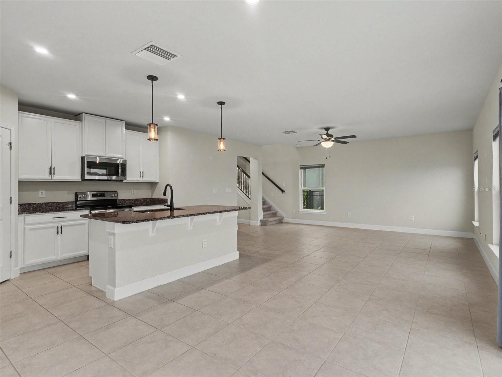 Single Family Residence at 11016 DAYBREAK GLN, PARRISH, photo 8 of 51