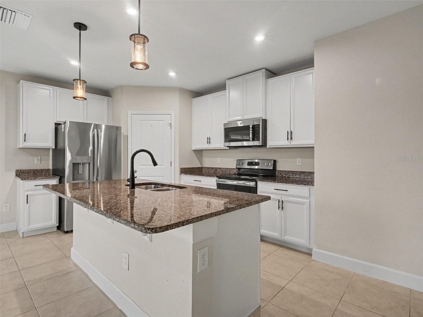 Single Family Residence at 11016 DAYBREAK GLN, PARRISH, photo 9 of 51