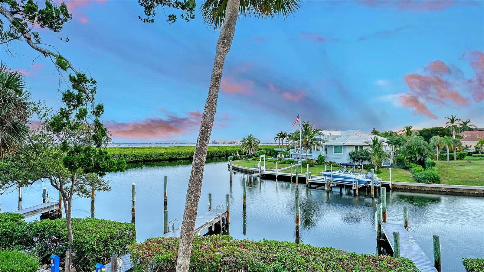 ENJOY THOSE PURPLE BLUE SKIES EVERY EVENING... - 1916 HARBOURSIDE DR #804, LONGBOAT KEY