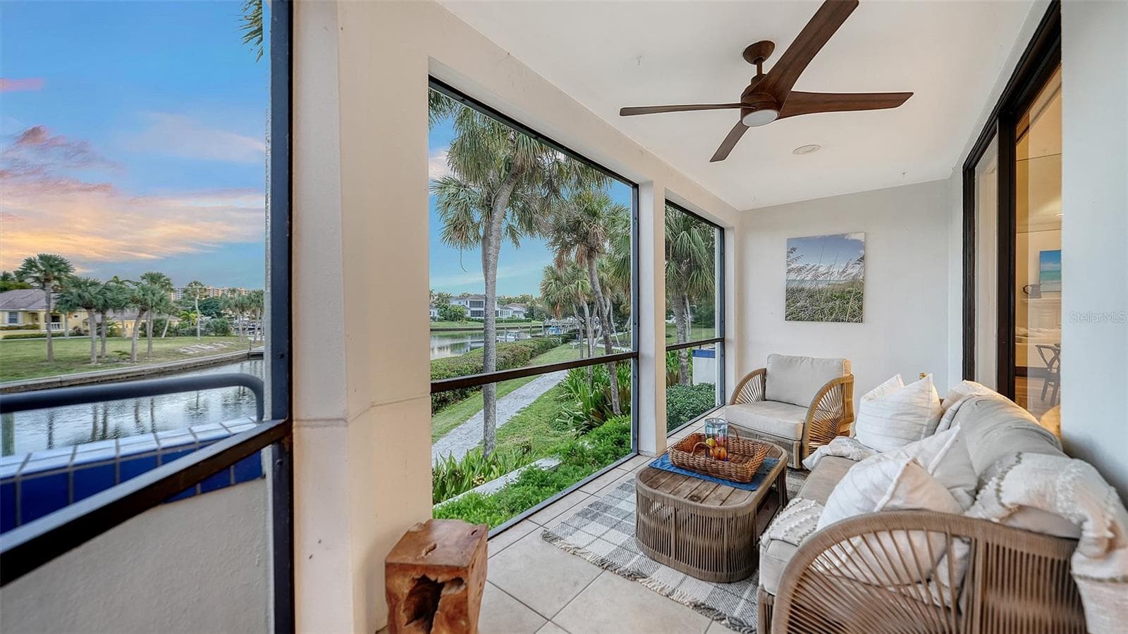 YOUR PRIVATE PATIO FOR BBQ ENJOYMENT ! - 1916 HARBOURSIDE DR #804, LONGBOAT KEY
