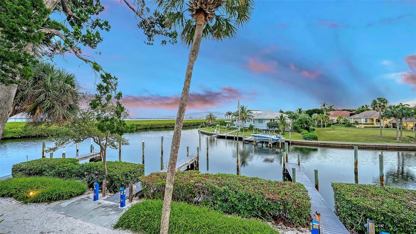 YOU ARE JUST STEPS AWAY FROM YOUR PRIVATE DOCK W/ POWER & WATER - 1916 HARBOURSIDE DR #804, LONGBOAT KEY