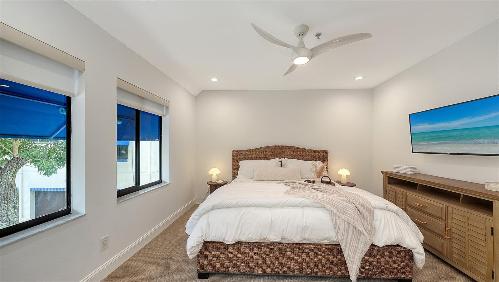 LUXURY KING BED, DRESSER, TV WELCOME THE NEW BUYERS ! - 1916 HARBOURSIDE DR #804, LONGBOAT KEY